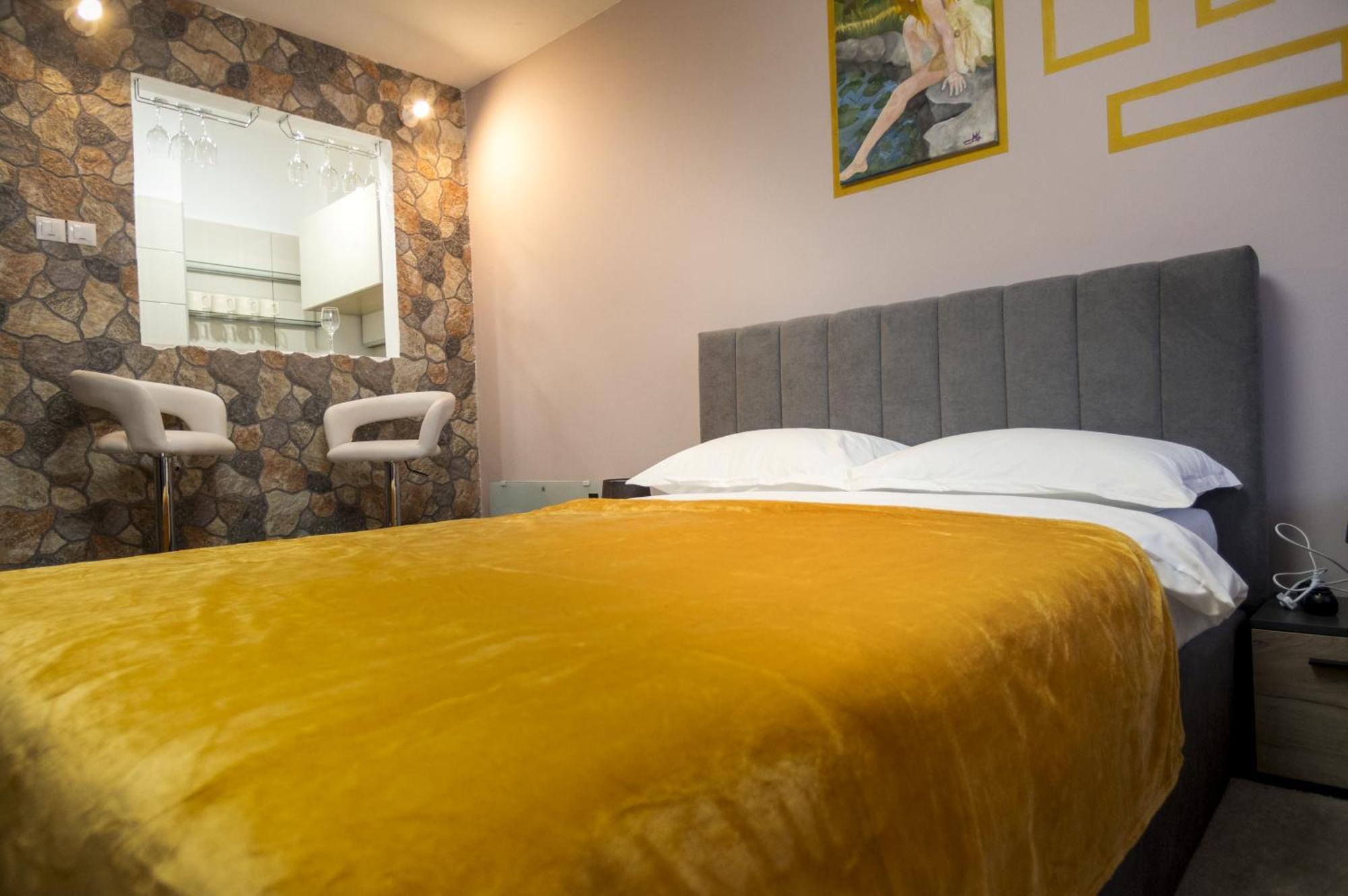 Апартаменты Casa Rusu -Victoria-Self Check In-24H Решица Экстерьер фото